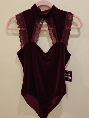 Velvet Lace High-Neck Bodysuit in Deep Wine